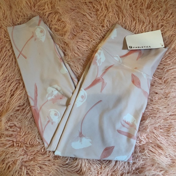 NWT never worn, bought wrong size - Picture 2 of 3
